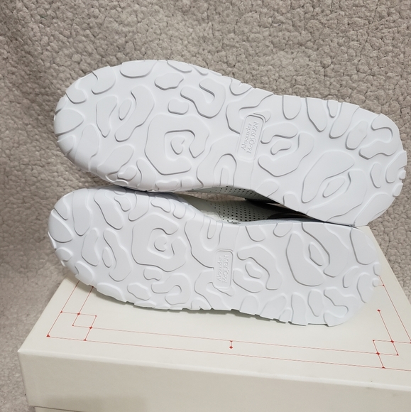 Alexander McQueen Court Trainer Linetecular Low-Top Sneakers - Picture 7 of 10